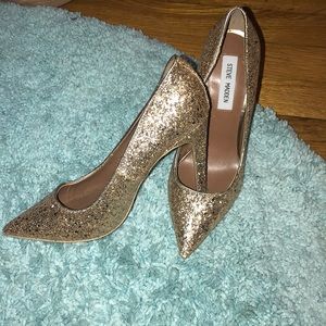Steve Madden Gold sparkle heels
